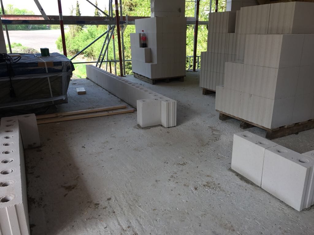 Die Grundmauern für die Innenwände in den Kinderzimmern.